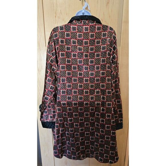 Vintage Geometric Print Satin Pajama Top With Quilted Collar & Pocket - Picture 7 of 11